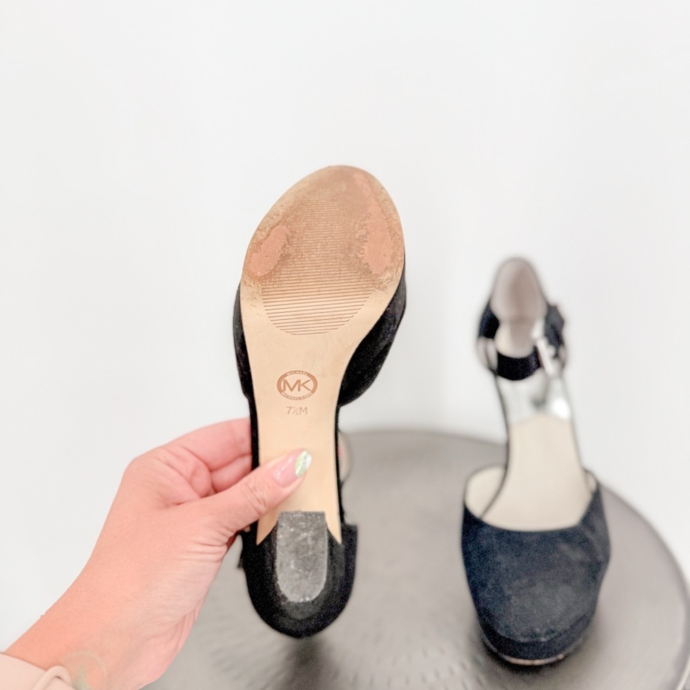 MICHAEL Michael Kors Elegant Black Heels - Picture 4 of 8